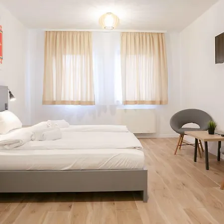 Kucha Hostal *